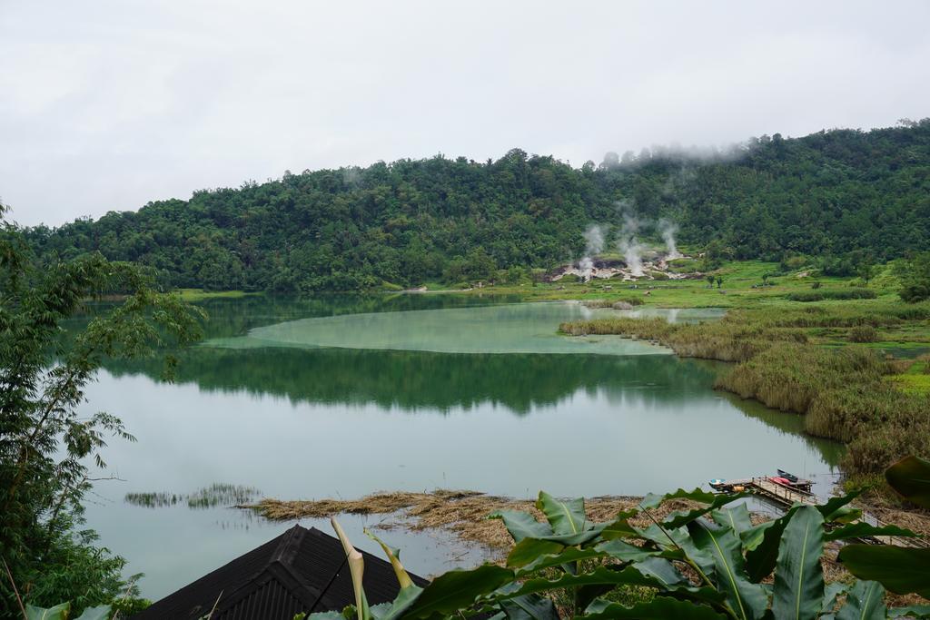 Отель Green Lake Linow Tomohon Экстерьер фото